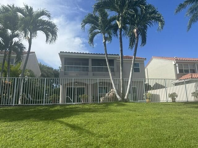 Property Photo:  9682 Vía Emilie  FL 33428 