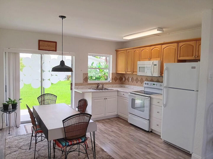 Property Photo: 7105 NW 74th Place FL 33321