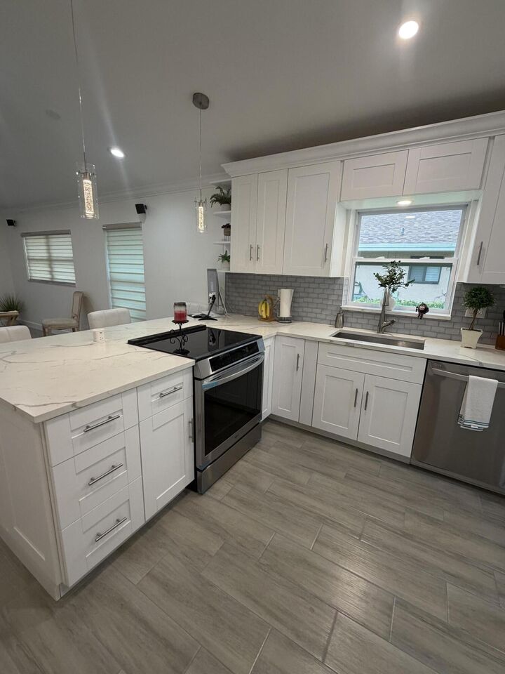 Property Photo:  8182 Springtree Road  FL 33496 