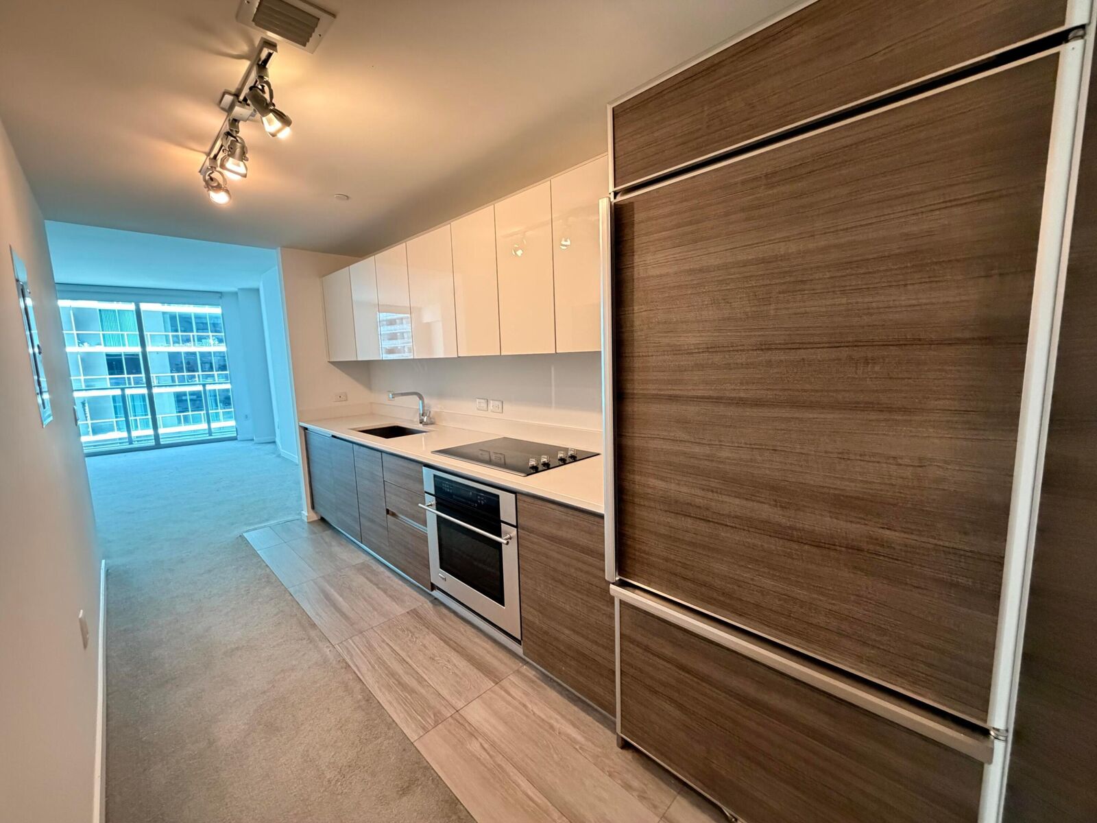 Property Photo: 1100 S Miami Avenue 2106 FL 33130