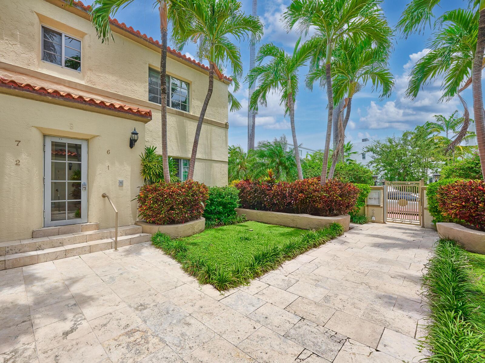 Property Photo:  1508 Pennsylvania Avenue 1B  FL 33139 