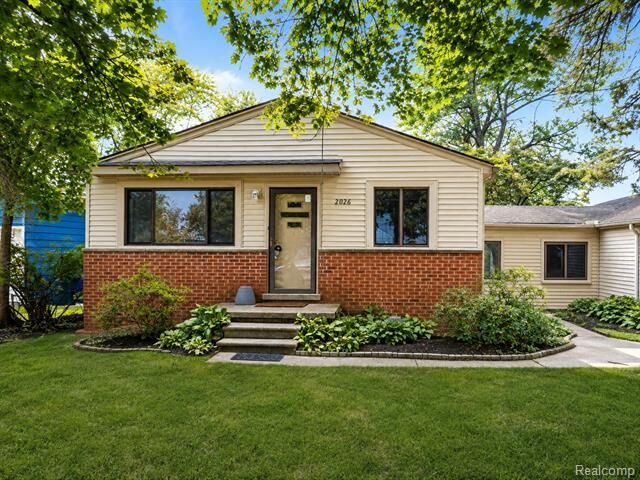 Property Photo:  2026 N Parent Street  MI 48185 