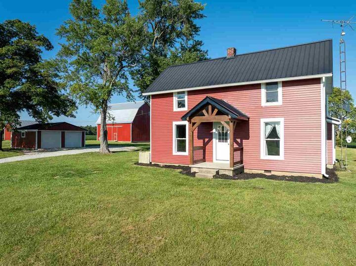 Property Photo:  7856 N County Road 450 West  IN 47352 