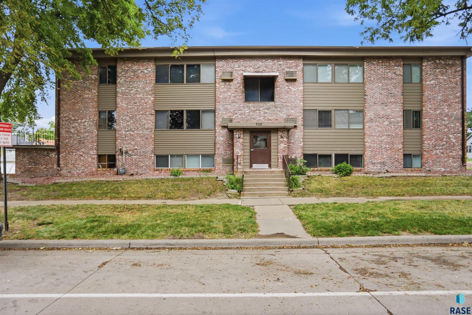 Property Photo:  700 W 6th St  SD 57104 