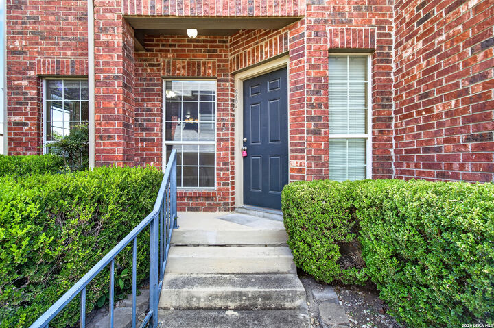 Property Photo: 36 Chapel Hill Cir 36 TX 78240