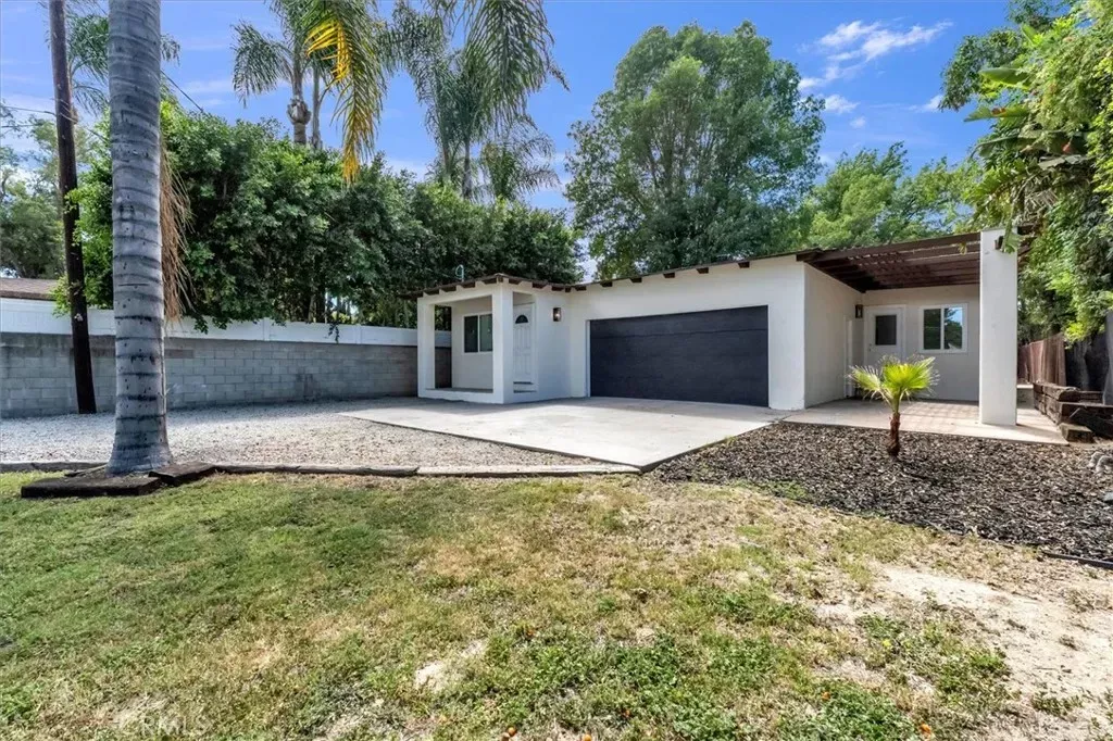 Property Photo: 7015 Amigo CA 91335