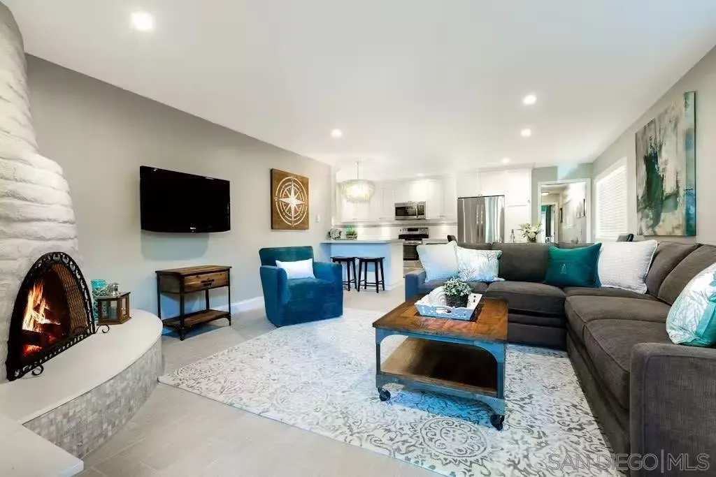 Property Photo: 337 Rosemont St CA 92037