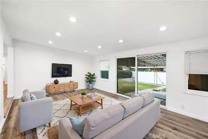 Property Photo:  19550 Vanowen  CA 91335 