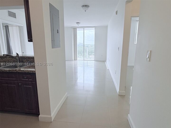 Property Photo: 2600 SW 27th Ave 1004 FL 33133