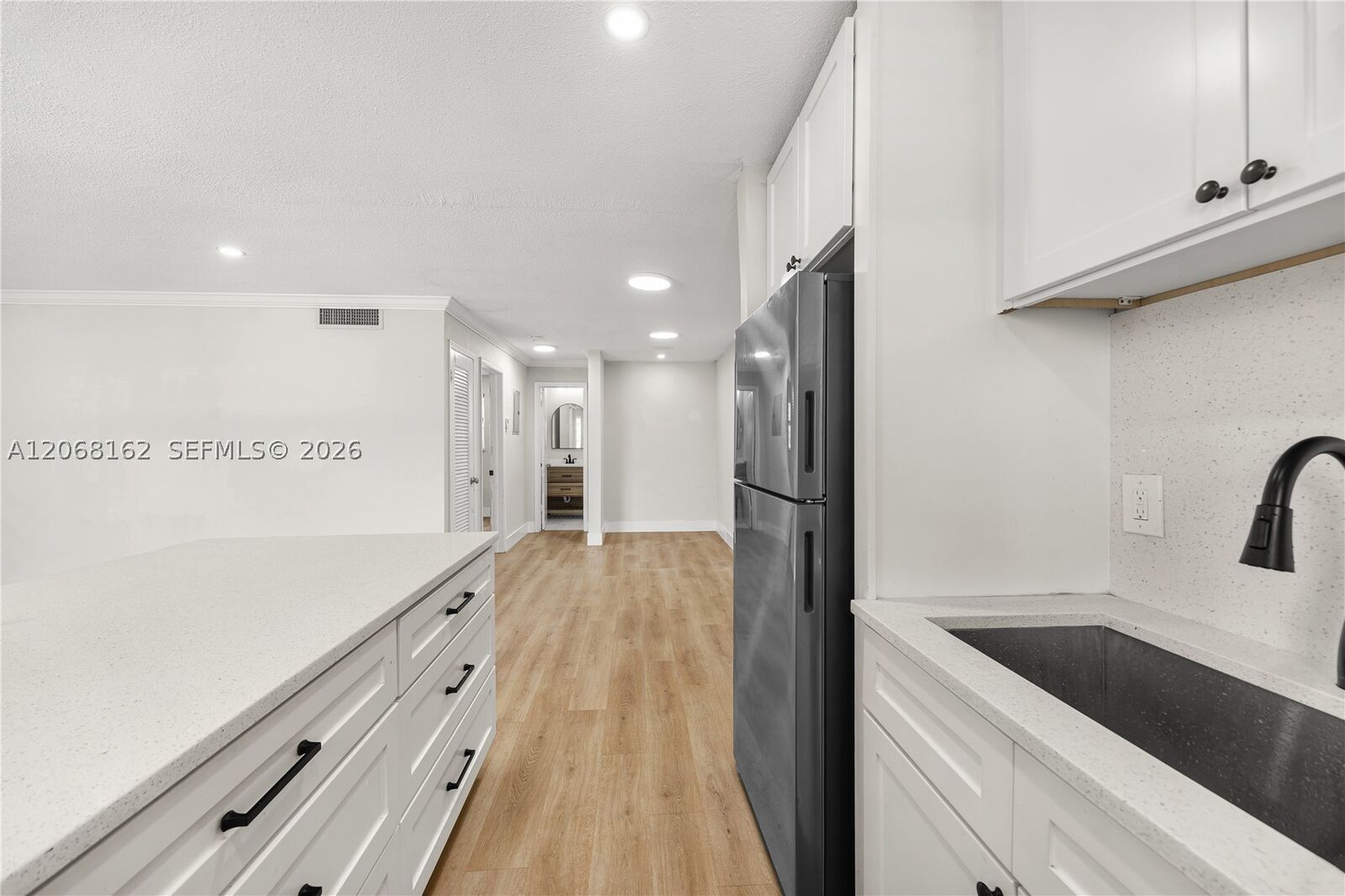 Property Photo:  5450 Hollywood Blvd 108  FL 33021 