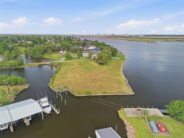 Property Photo:  4729 E Cypress Landing Drive E  LA 70605 