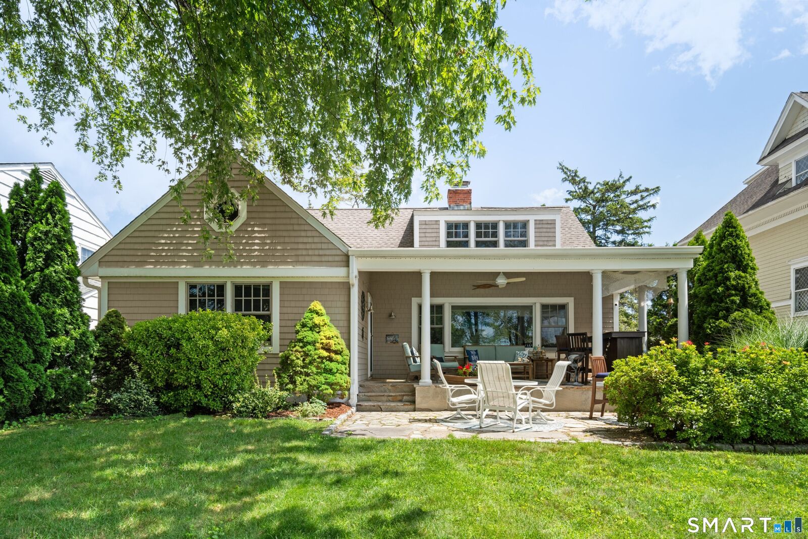 Property Photo:  4 Seaside Place  CT 06855 