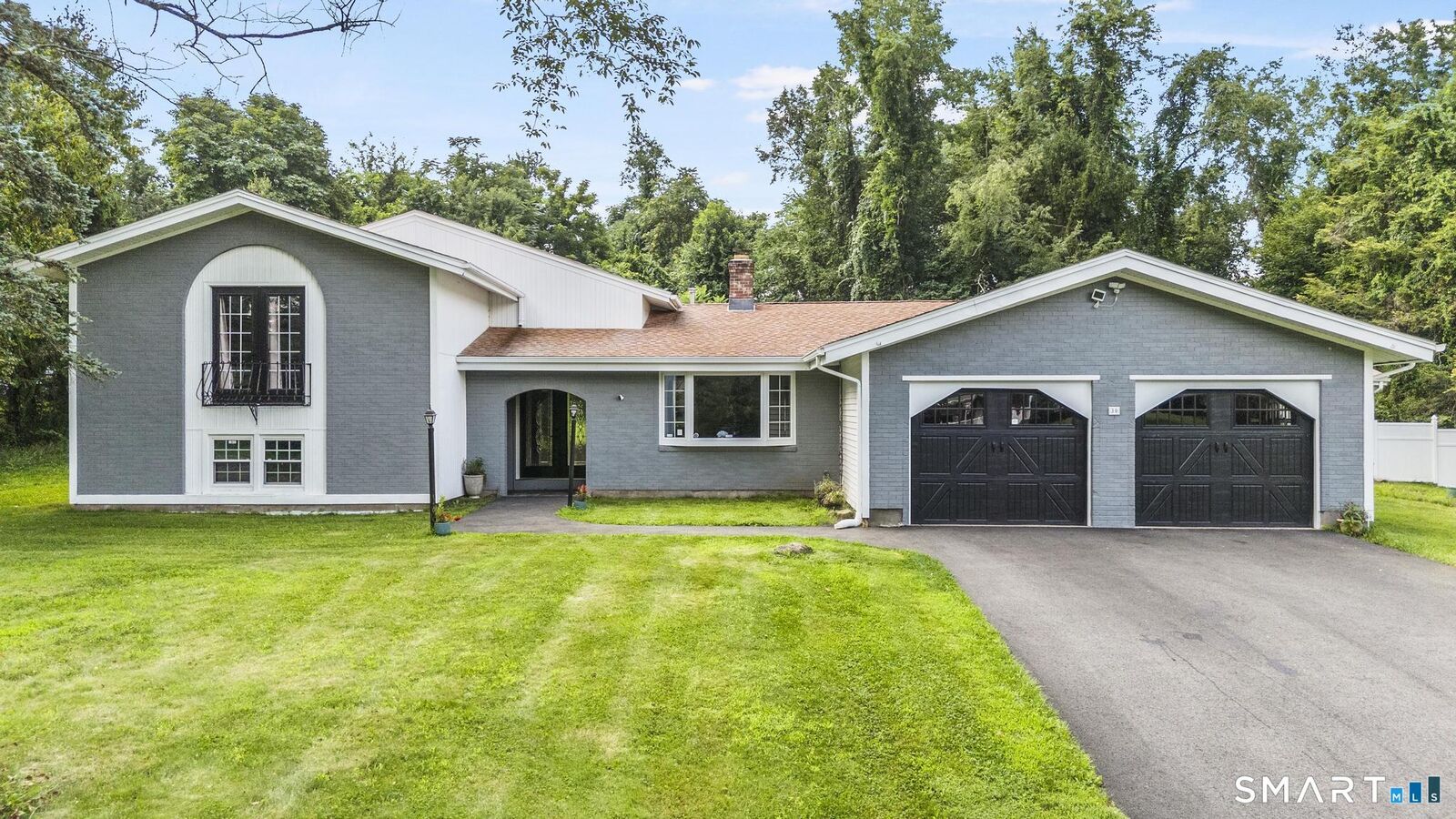 Property Photo: 30 Rolling Hills Drive CT 06451