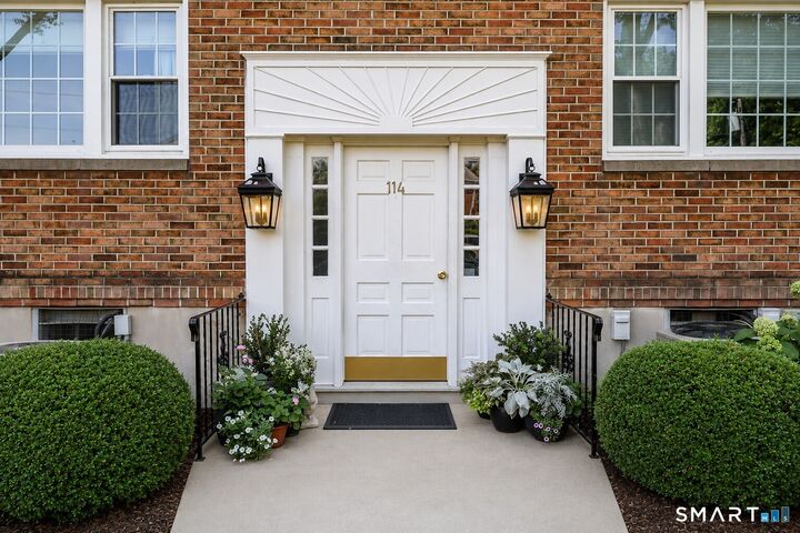 Property Photo: 114 Heritage Hill Road C CT 06840