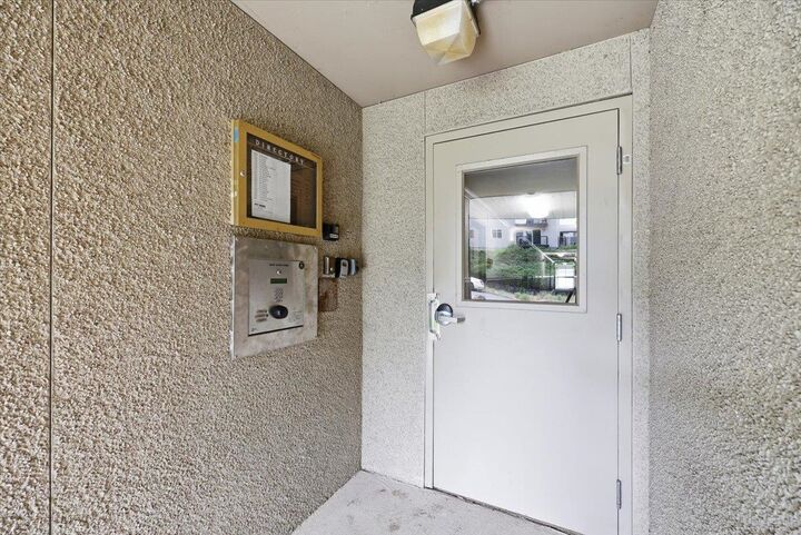 Property Photo:  1418 W 6th Ave 101  WA 99201 