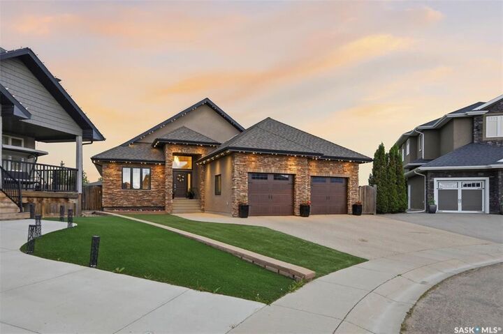 Property Photo:  431 Paton Place  SK S7W 0B8 