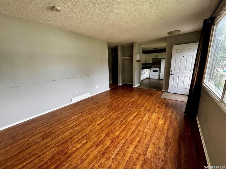 Property Photo: 3355 33rd Street W SK S7L 4P5