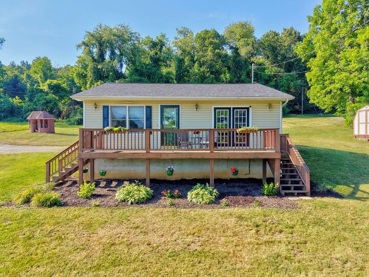 Property Photo:  6226 Old Rt 11 Rd  VA 24084 