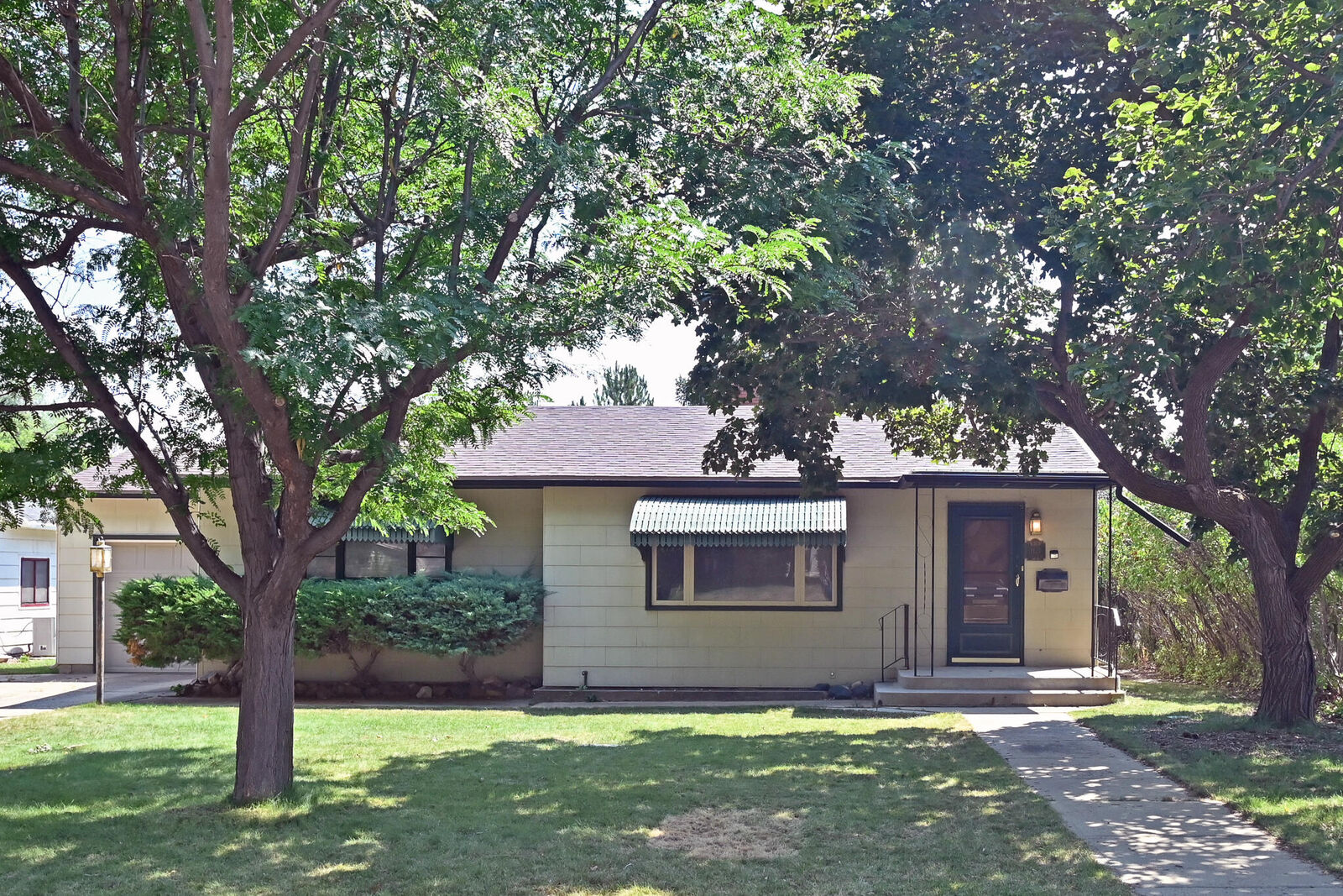 Property Photo:  1121 S Thurmond Street  WY 82801 