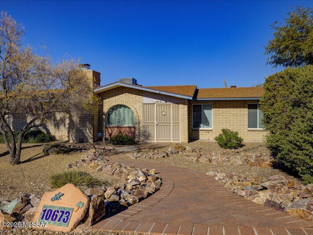 Property Photo:  10673 E Camino Quince  AZ 85748 
