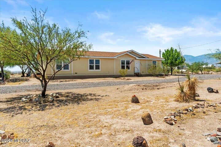 Property Photo: 3855 E Busby Drive AZ 85546