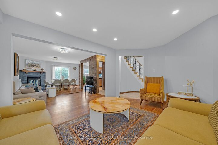 Property Photo:  107 Roxborough Lane  ON L4J 4T5 