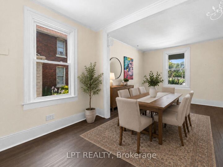 Property Photo:  52 Parkside Drive E  ON L4N 1W9 