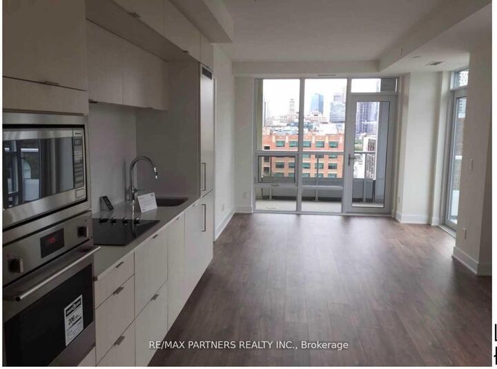 Property Photo:  38 Cameron Street 819  ON M5T 0C3 