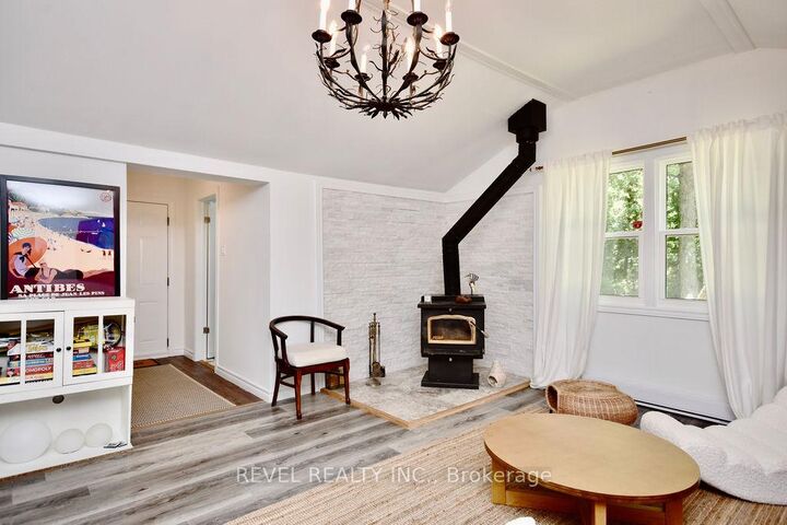 Property Photo: 39 Domar Road ON L0L 2J0