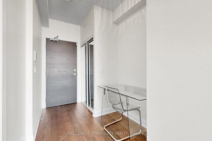 Property Photo: 33 Shore Breeze Drive 3111 ON M8V 0G1