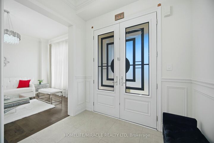 Property Photo: 642 Barons Street ON L4H 5C5