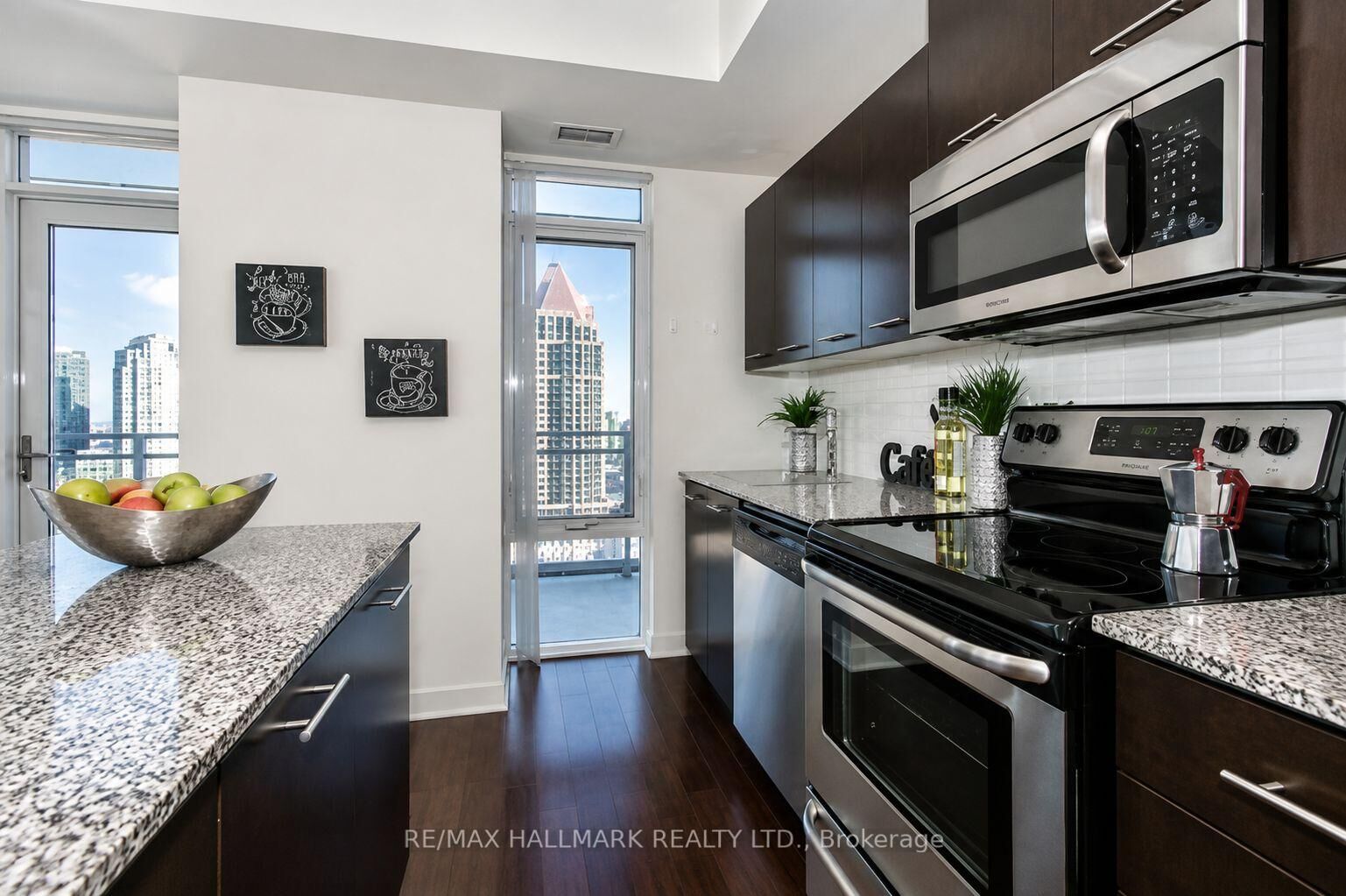 Property Photo:  365 Prince Of Wales Drive 1702  ON L5B 0G6 