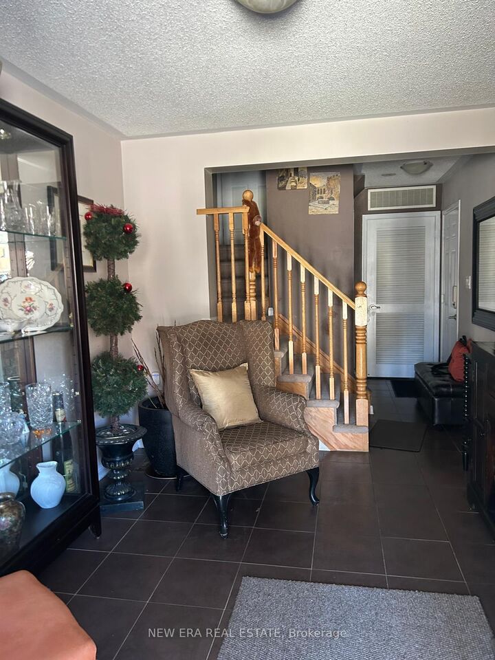 Property Photo: 225 Schreyer Crescent ON L9T 7B6
