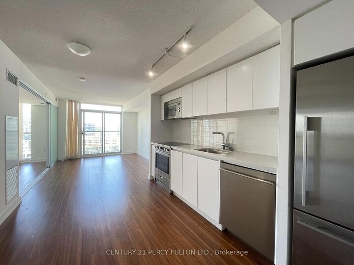 Property Photo:  85 Queens Wharf Road 1811  ON M5V 0J9 