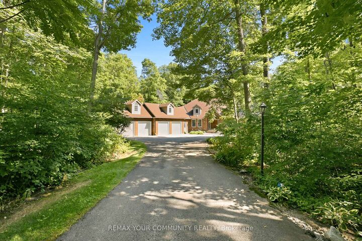 Property Photo: 38 Hill Country Drive ON L4A 3T2