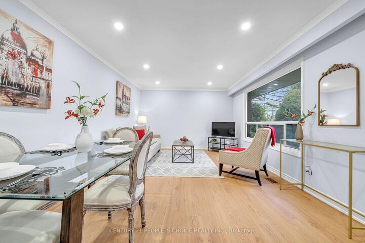 Property Photo: 586 Central Park Boulevard N ON L1G 6A4
