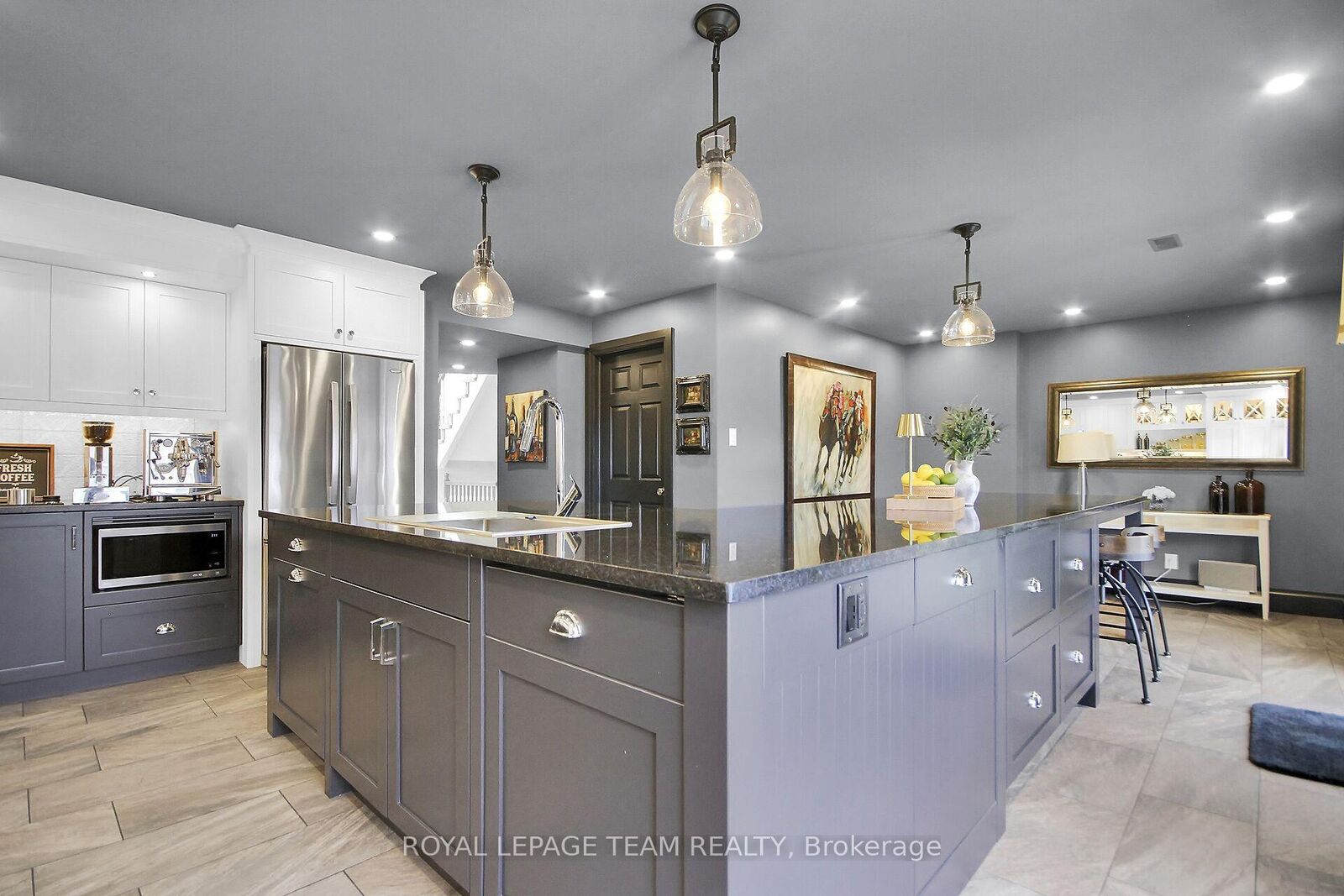 Property Photo: 4448 Harper Avenue 7 ON K1J 1E1