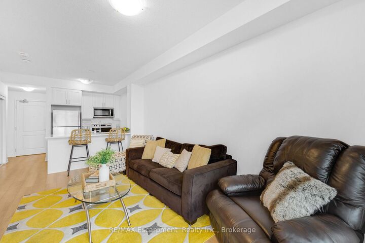 470 Dundas Street E 309 — photo 1