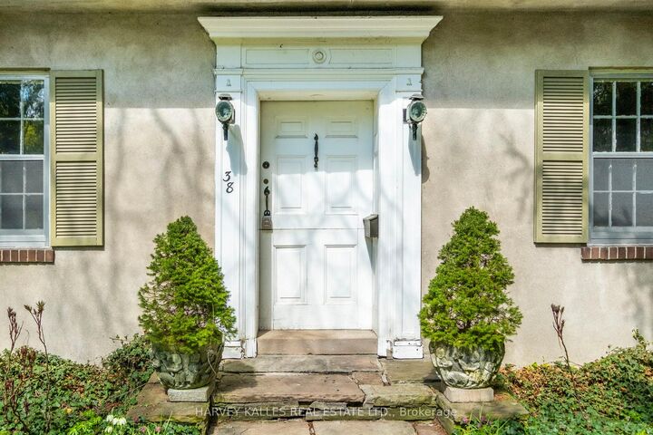 Property Photo: 38 Donwoods Drive ON M4N 2G2