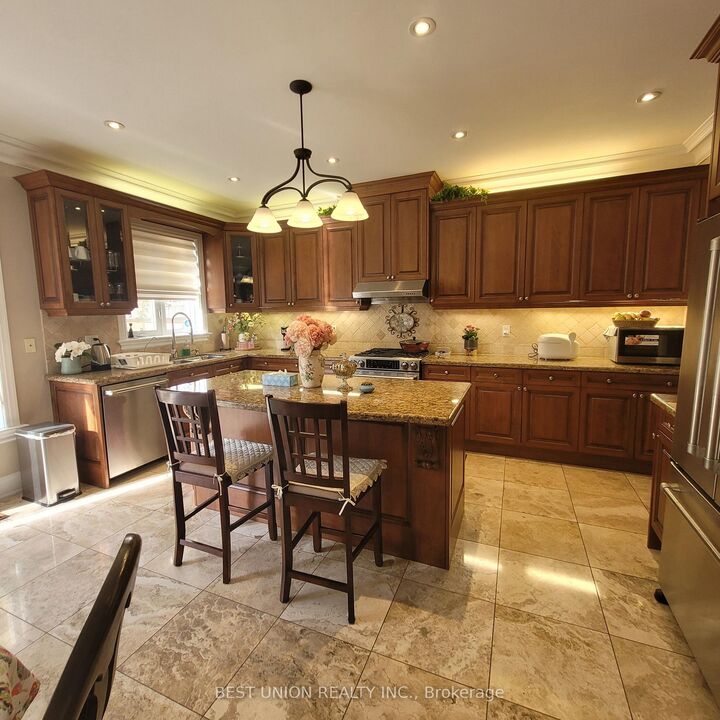 Property Photo:  110 Bond Crescent Bedroom #2  ON L4E 3L1 