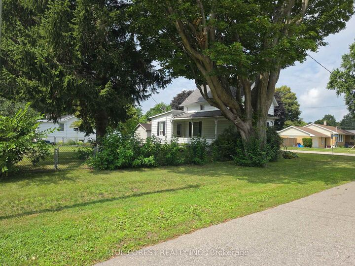 Property Photo: 248 Ridout Street ON N0L 2C0
