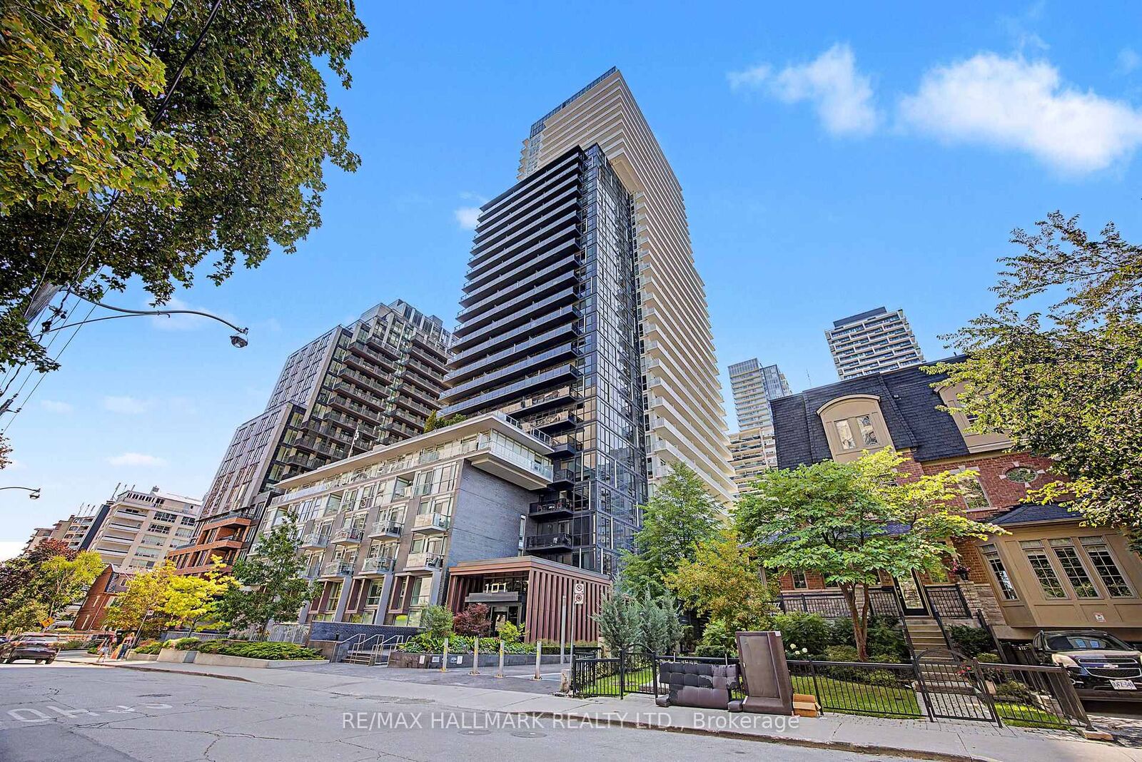 Property Photo: 101 Erskine Avenue Ph15 ON M4P 0C5