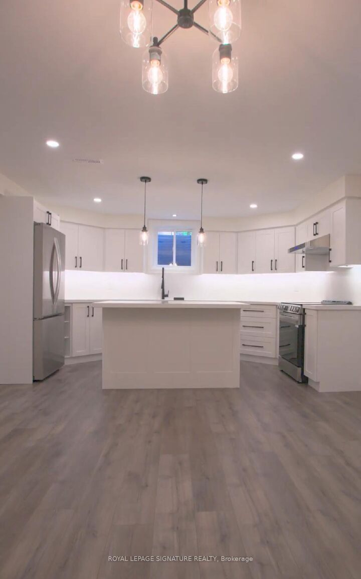 Property Photo: 3334 Mintwood Circle Bsmt ON L6H 0N6