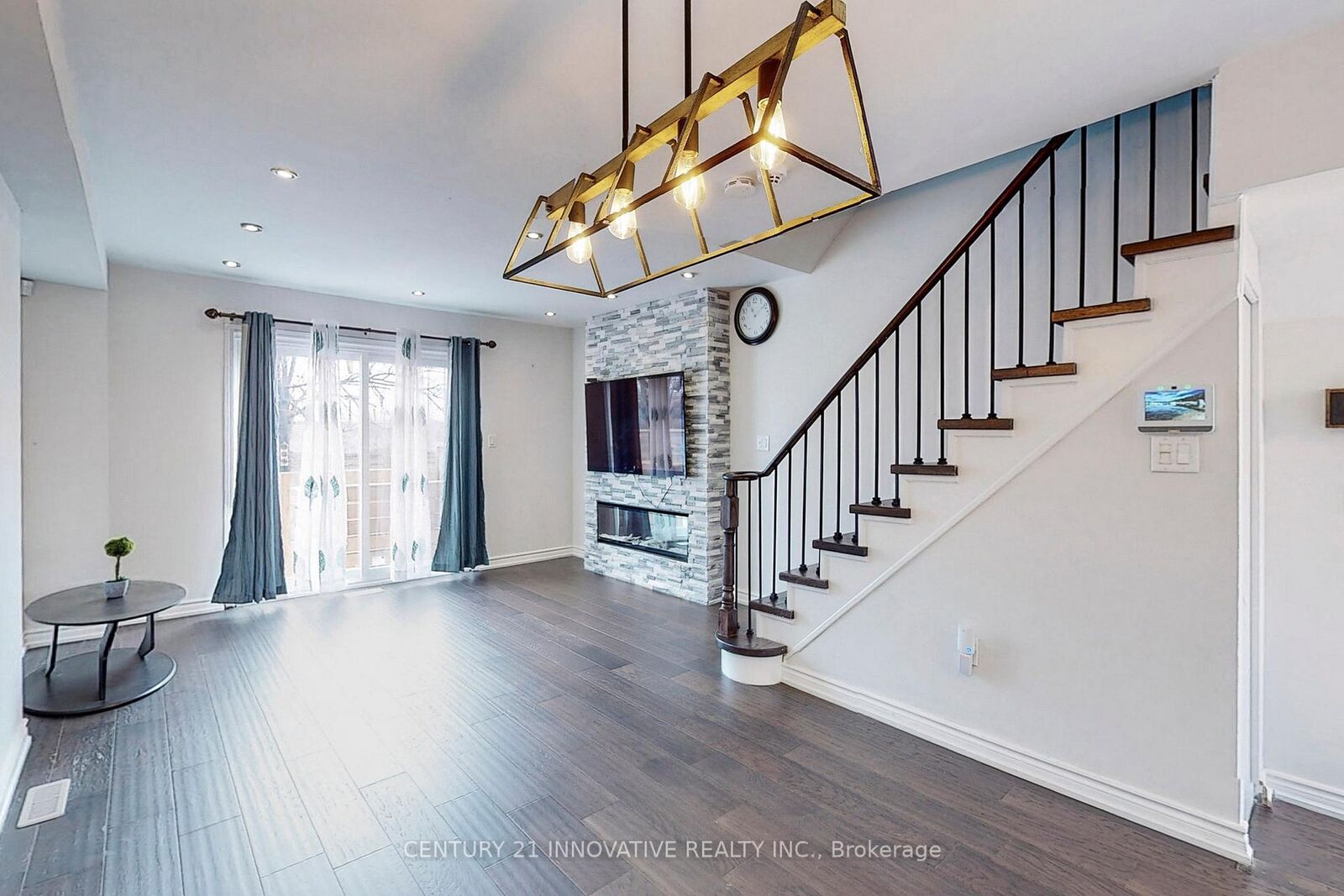 Property Photo:  1635 Pickering Parkway 18  ON L1V 6W8 