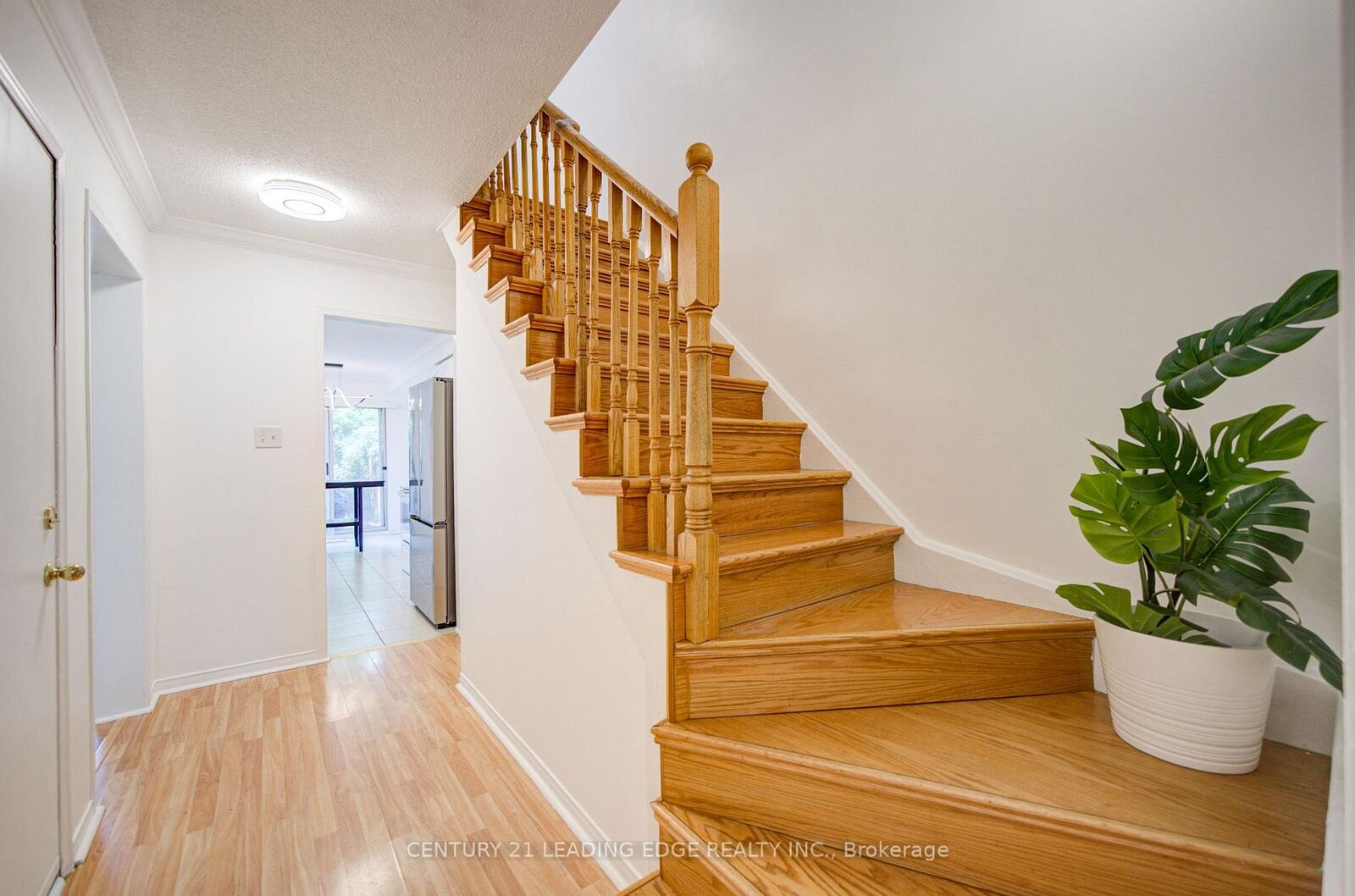 Property Photo:  550 Steddick Court 50  ON L5R 3S8 