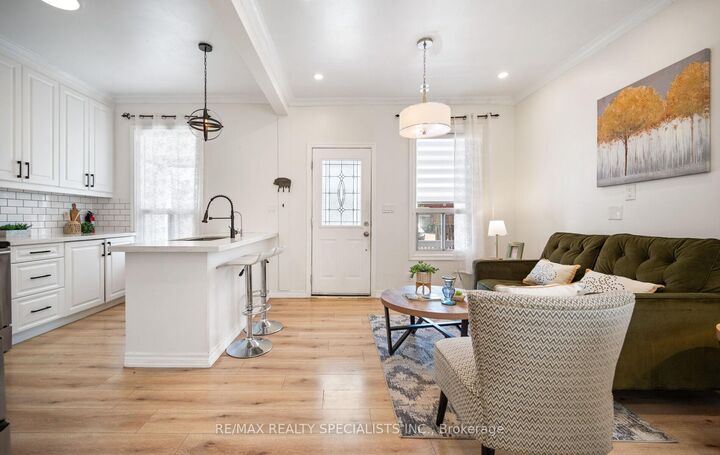Property Photo:  35 Britannia Avenue  ON L8H 1W5 