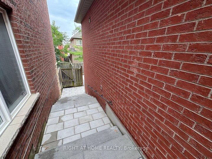 Property Photo:  47 Medoc ( Basement) Place  ON L4J 8Y9 