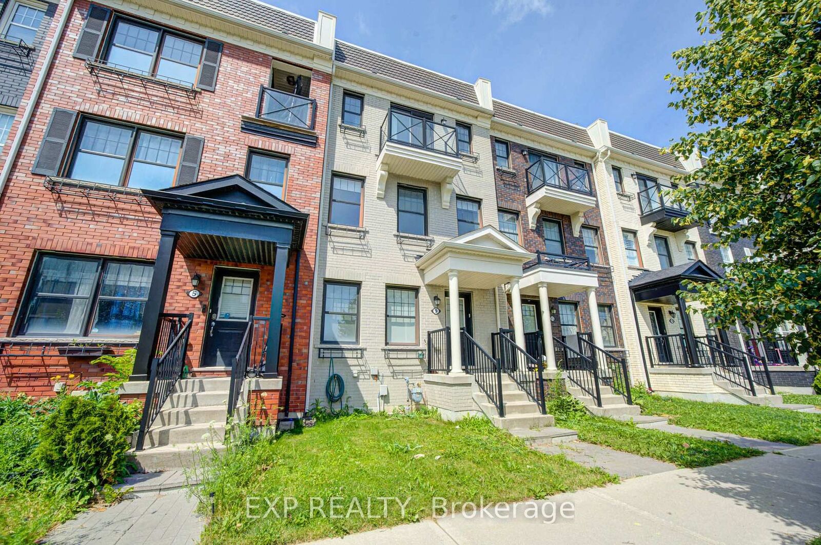 Property Photo: 9 Milt Storey Lane ON L4A 1Y4