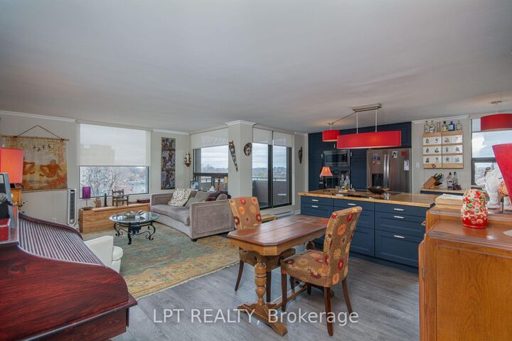 Property Photo: 40 Arthur Street 703 ON K1R 7T5