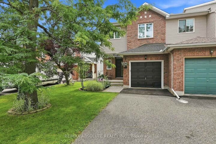 26 Milner Downs Crescent — photo 1